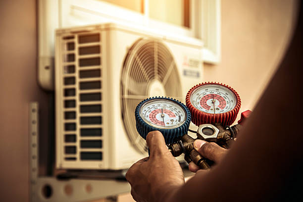 Professional Hvac technician working in Crown Point, IN